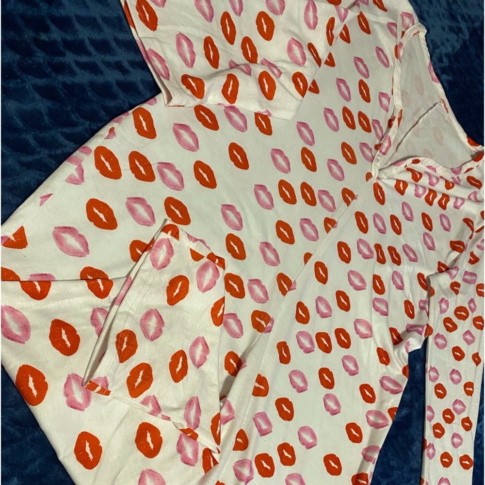 Lip design onesie